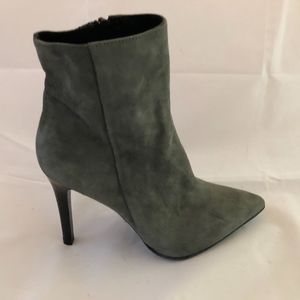 Charles David Gray Leather Ankle booties size 6M